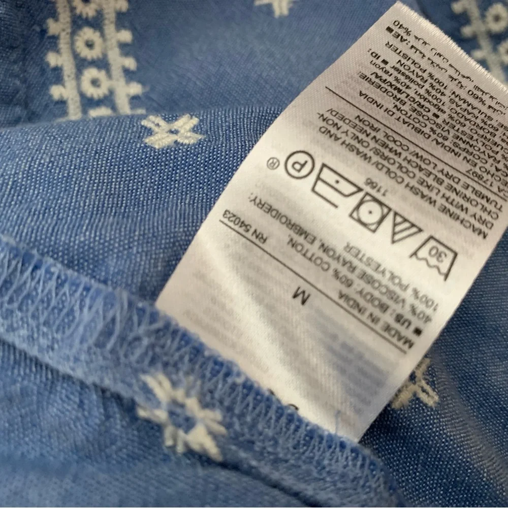 Old Navy Chambray Blue Embroidered Top, Floral Ruffle size medium - Picture 8 of 10
